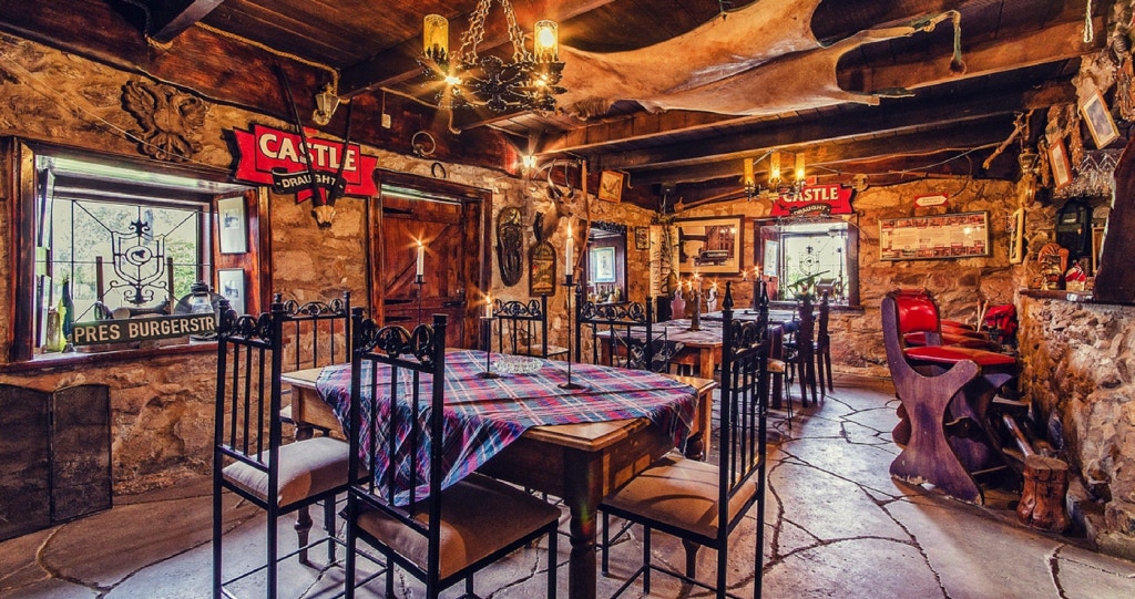 Give that man a Bell’s at one of these Old English Pubs