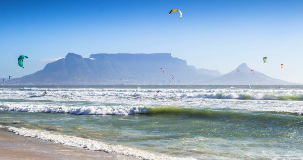 Kitesurfing with Coastline in Cape Town