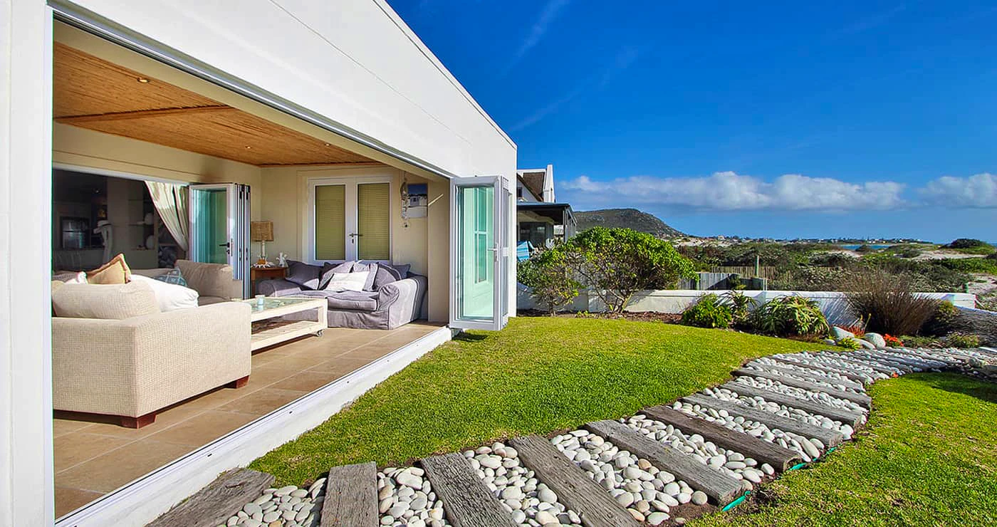 Kom Klink ’n Glasie op dié Gesellige Kuierstoepe!