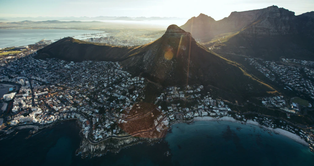 Verf die Moederstad Rooi met net R200 in jou Sak!