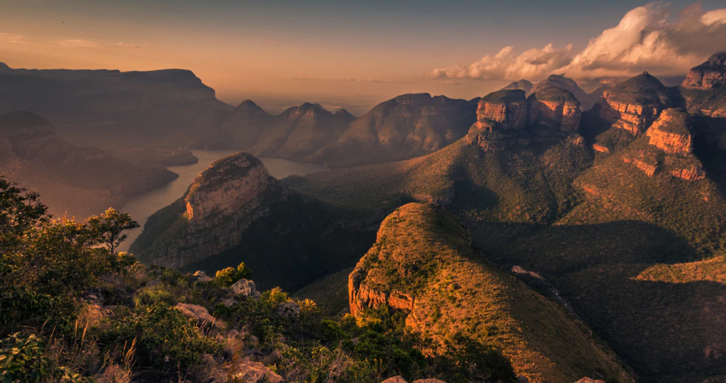 Golden Hour Glory ─  7 Locations, 7 Spectacular Horizons