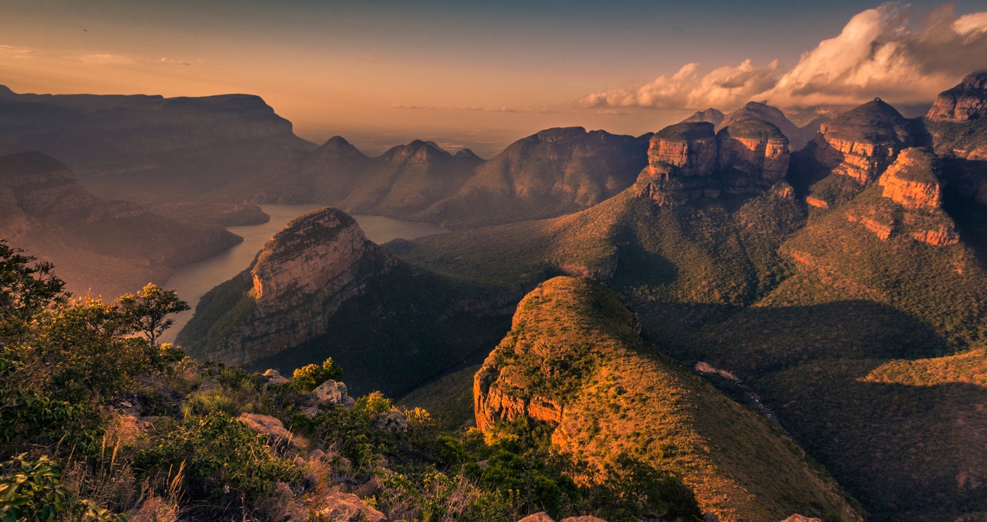 Golden Hour Glory ─  7 Locations, 7 Spectacular Horizons