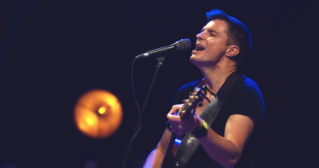 OPTOG! ’n Handjievol vrae vir Elvis Blue