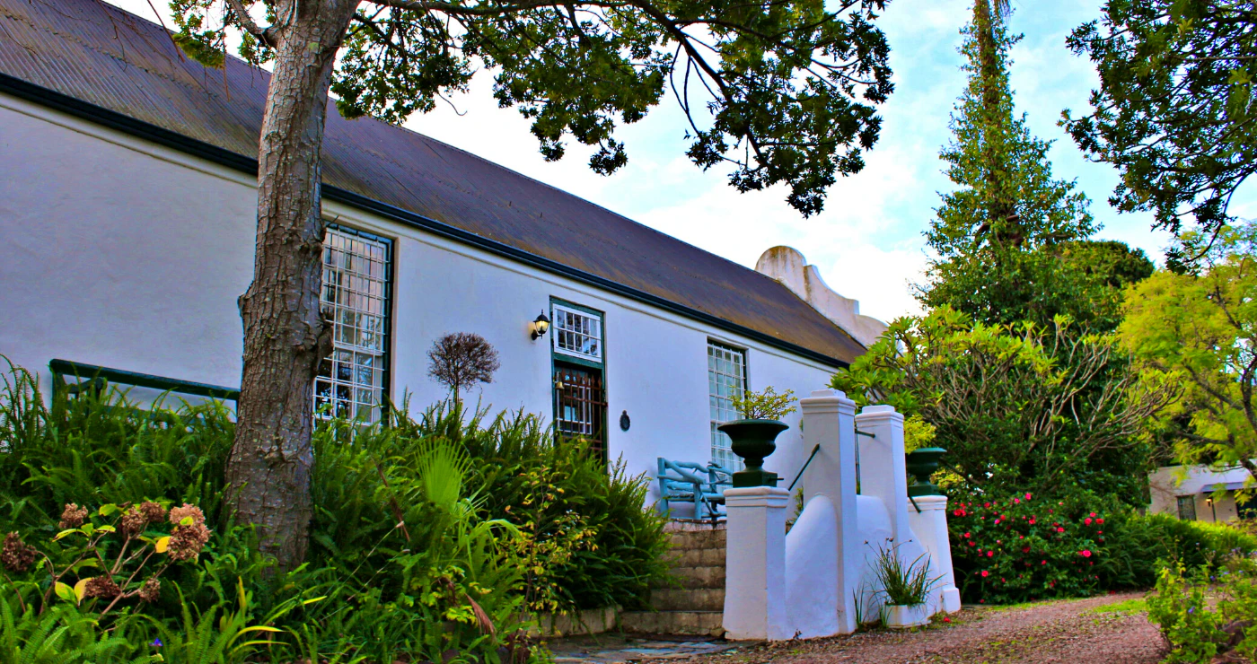 Character, Cuisine and a Cat called Krismis ─ a Weekend at Moolmanshof & Stables