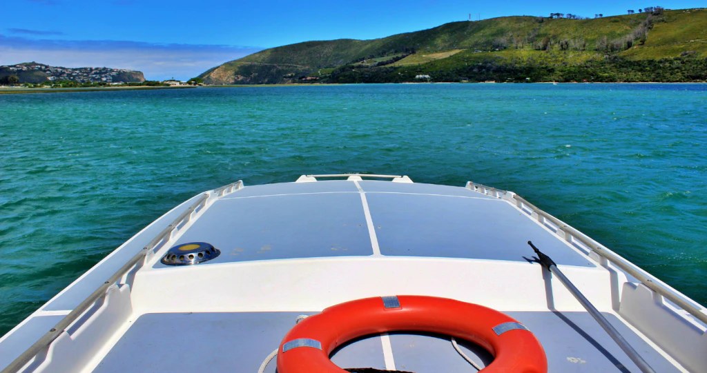 A Night on a Knysna Houseboat and an Adventure up The Heads