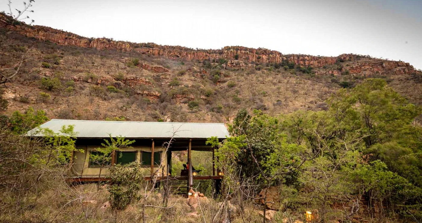 Salig en sakpas in een van dié lekke glanskampe