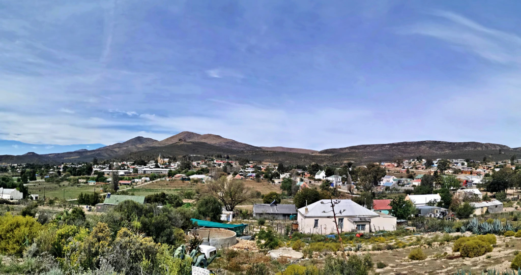 Uniondale: Dorp van grassnyers en spookryers