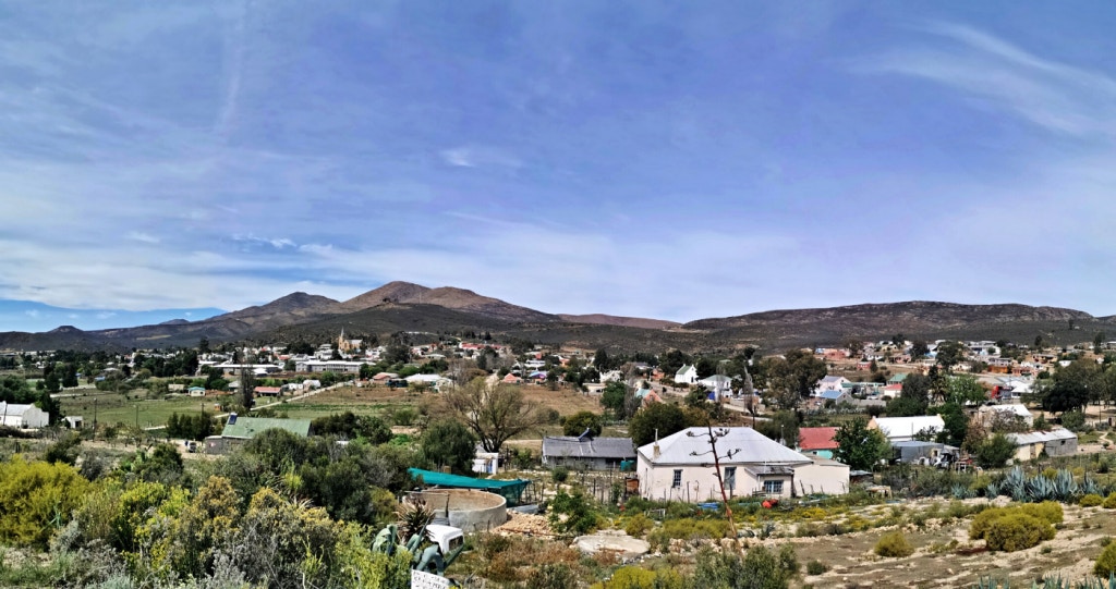 Uniondale: Dorp van grassnyers en spookryers