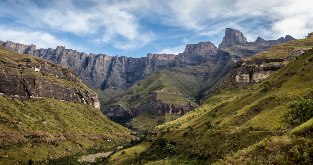 5 Hikes in the Drakensberg Mountains