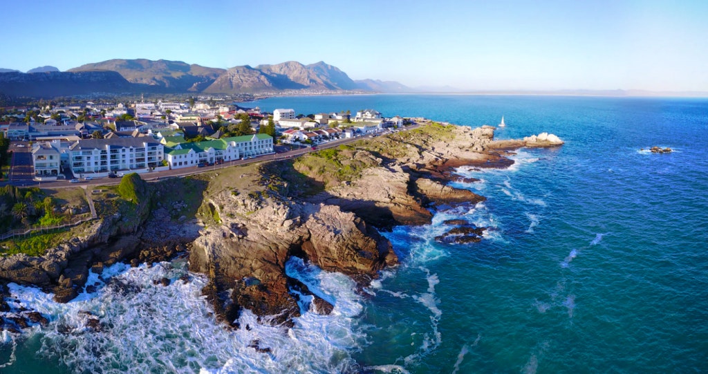 Windsor Hotel Hermanus whale watching walviskyk overberg accommodation