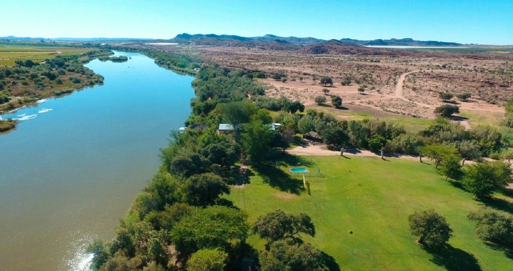 Khamkirri_romanse langs die rivier