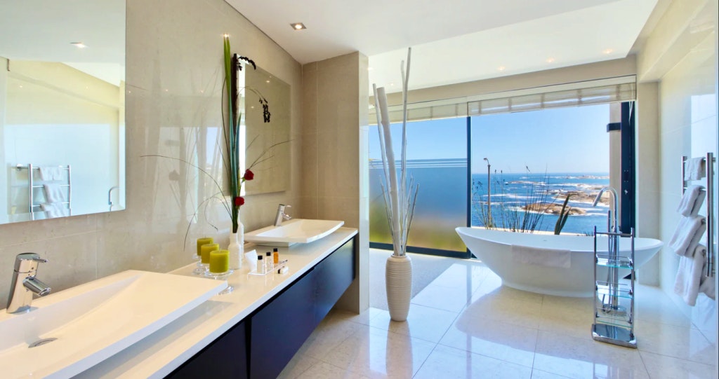 Azamare 2 weskaap western cape kampsbaai camps bay sea view jacuzzi lekkerslaap lekkeslaap accommodation verblyf 1