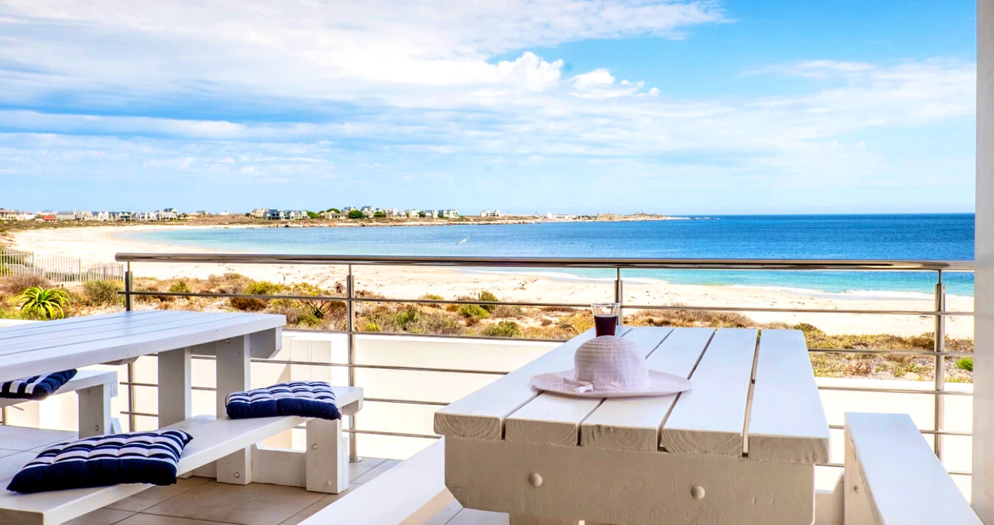 Group stays on the West Coast