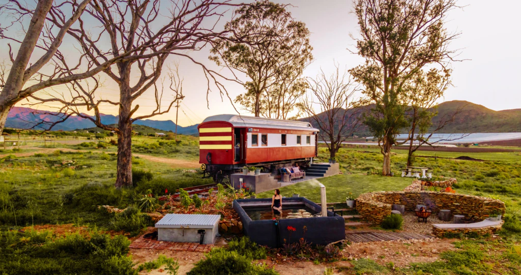 The Red Caboose: Kom slaap in ’n treinwa