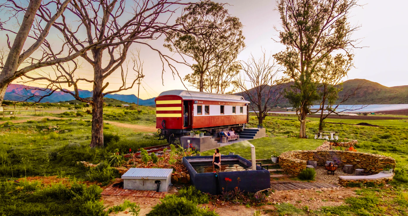 The Red Caboose: Kom slaap in ’n treinwa