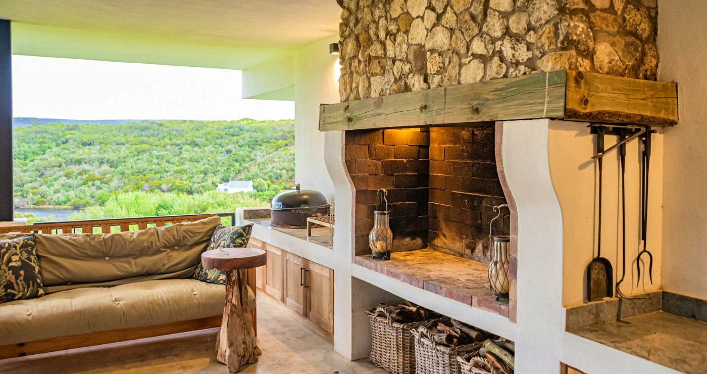 Witwarm binnebraai-wegbreke in die Wes-Kaap