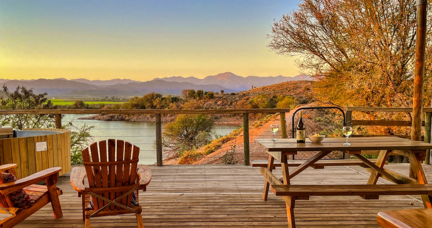 Verblyf in Oudtshoorn: Lekke blyplekke vir groepe, paartjies en troeteldierouers